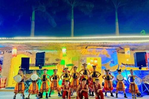'Đêm Làng cổ' Đường Lâm: Giới thiệu nhiều nét đặc trưng trong đời sống văn hóa, ẩm thực cho khách du lịch