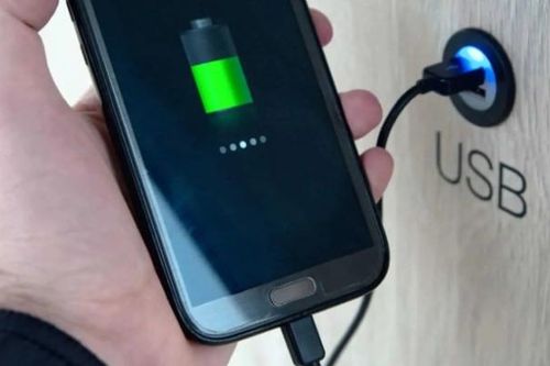 Những lo ngại từ cổng sạc USB nơi công cộng