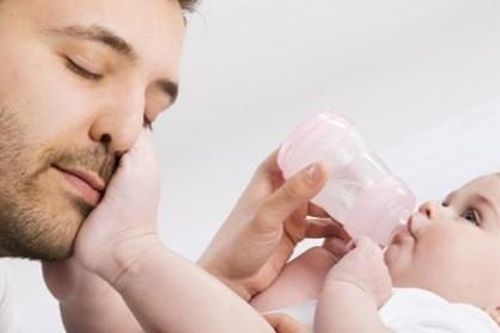 Hướng dẫn thủ tục cần thiết để chồng hưởng chế độ thai sản