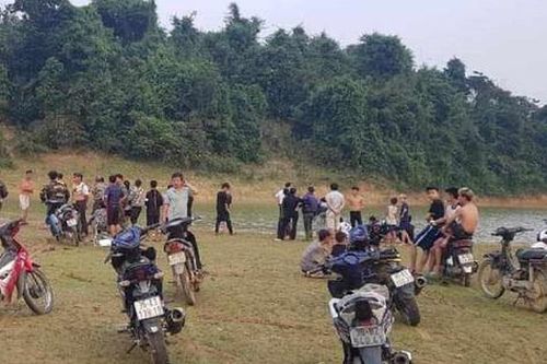 Phát hiện thi thể 2 nữ sinh dạt vào bờ biển Thanh Hóa lúc đêm tối
