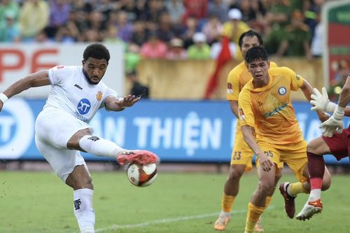 V-League hấp dẫn nhất Đông Nam Á, nhưng vì đâu chưa đáng mừng?