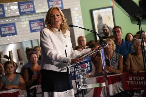 Đệ nhất phu nhân Mỹ ủng hộ 'toàn lực' cho ông Biden tái tranh cử