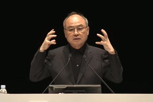 CEO SoftBank kỳ vọng AI thông minh gấp 10.000 lần con người trong 10 năm tới