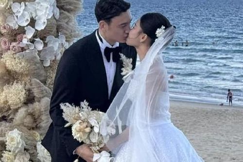 Thủ môn Đặng Văn Lâm 'chơi lớn' tổ chức đám cưới trên bãi biển
