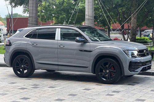 Đối thủ của Toyota Land Cruiser Prado giảm giá 130 triệu đồng tại Việt Nam