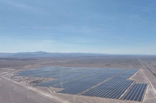 Chile khánh thành nhà máy điện Mặt Trời khổng lồ trên sa mạc