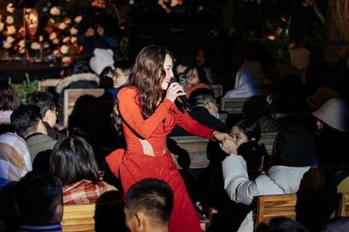 Nữ ca sĩ Việt bức xúc khi nhận được tiền quyên góp từ thiện