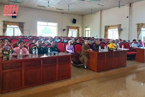 Trao 26 suất quà cho thân nhân gia đình liệt sĩ huyện Hoằng Hóa