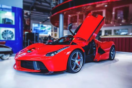 Bí quyết 'sản xuất ít vẫn lãi lớn' của Ferrari