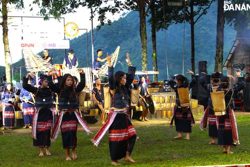 Giao lưu các đội tuyển tham gia giải bóng chuyền Cúp Quân đội mở rộng 2024