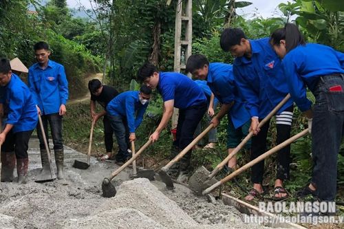 Cống hiến sức trẻ vì cộng đồng