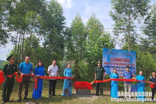 Liên đoàn Lao động huyện Tràng Định - Đồn Biên phòng Pò Mã: Khánh thành công trình 'Thắp sáng đường tuần tra biên giới'