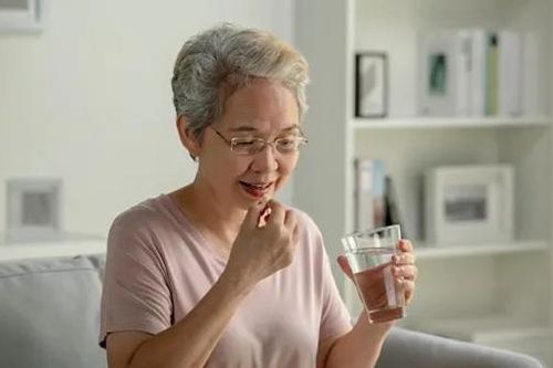 Hiệp hội tim mạch Mỹ nêu ra 10 nguyên tắc vàng khi uống thuốc huyết áp