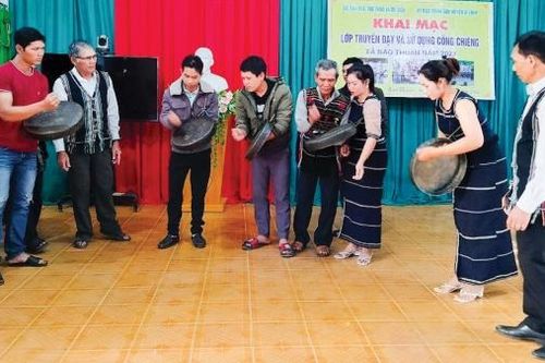 TÁC PHẨM DỰ THI VIẾT VỀ XÂY DỰNG NÔNG THÔN MỚI : Thế hệ nông dân thời đại mới: Xứng đáng là 'chủ thể' của nông thôn mới (Bài 2)
