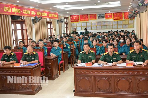 Thành phố Ninh Bình: Khai mạc huấn luyện nâng cao dân quân cơ động năm 2024