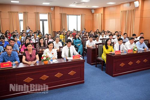 Đảng ủy Khối Cơ quan và Doanh nghiệp tỉnh: Trao giải Cuộc thi trắc nghiệm trực tuyến Tìm hiểu về tác phẩm của Tổng Bí thư Nguyễn Phú Trọng
