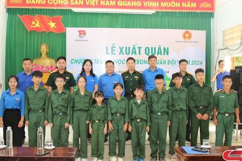Lễ xuất quân chương trình 'Học kỳ trong Quân đội' năm 2024