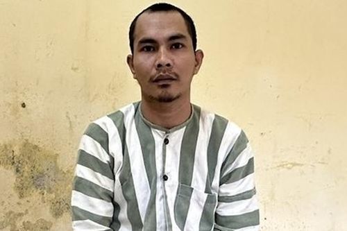 Khởi tố đối tượng tàng trữ vũ khí quân dụng cùng ma túy