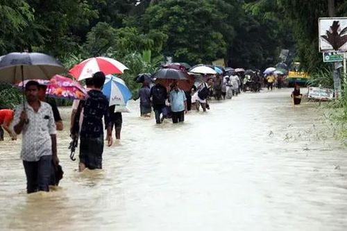 Hàng chục nghìn người sơ tán do lũ lụt ở Bangladesh
