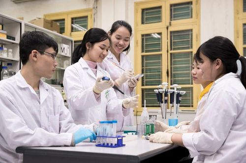 Đại học Quốc gia Hà Nội thực hiện chính sách hỗ trợ tài chính đối với cán bộ khoa học xuất sắc