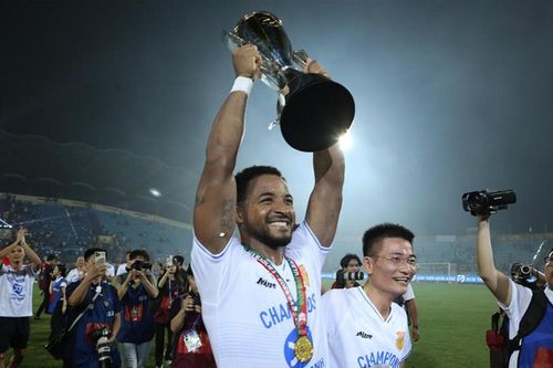 V.League 2023/24 bùng nổ: Gần 500 bàn thắng, Nam Định vô địch sau 39 năm