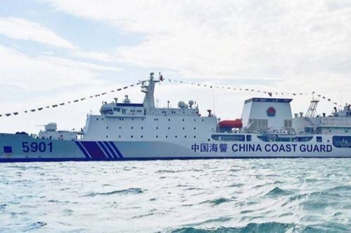 Sức mạnh tàu 'quái vật' của Trung Quốc đang neo đậu ở Biển Đông