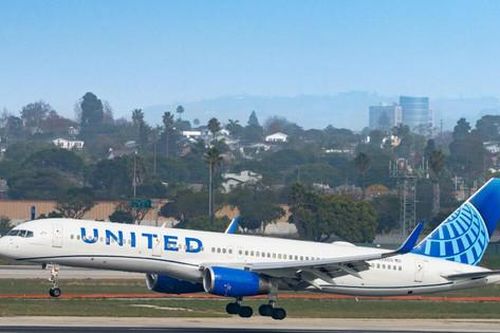 Mỹ: Máy bay Boeing rụng bánh khi đang cất cánh