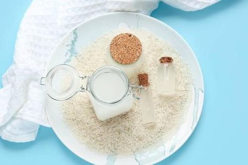 Nước vo gạo có tác dụng gì trong chăm sóc da?