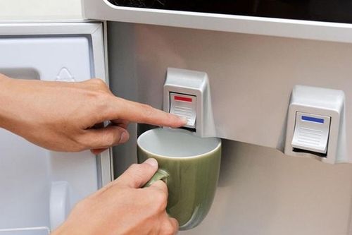Có nên cắm điện cây nước nóng lạnh cả ngày?