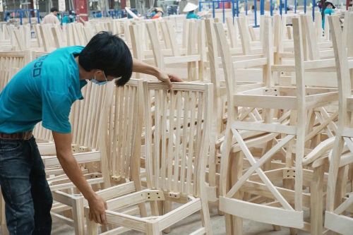Mỹ nhập khẩu 10 chiếc ghế thì 4 chiếc 'made in Vietnam'
