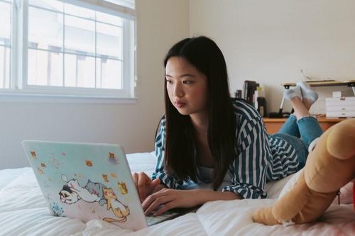Gen Z Mỹ mãi không 'rời tổ'