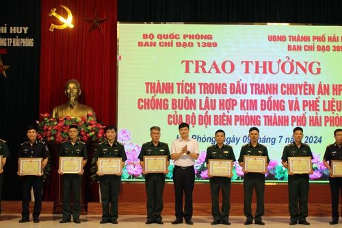 Hải Phòng: trao thưởng trong đấu tranh Chuyên án HP 424p