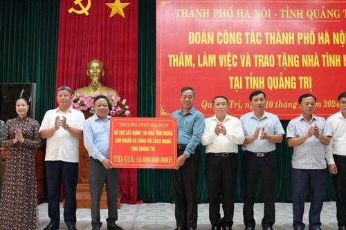 Hà Nội tiếp tục hỗ trợ tỉnh Quảng Trị phát triển thương mại, dịch vụ