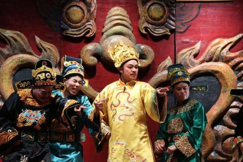 'Khe cửa hẹp' cho đào tạo kịch hát dân tộc
