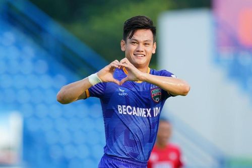 Hồ Tấn Tài hội ngộ nhiều tuyển thủ ở Bình Dương