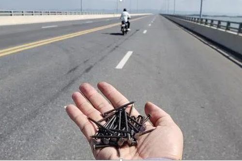 Lại nạn rải đinh