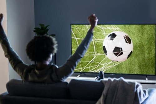 Những điều cần lưu ý khi thức khuya xem bóng đá