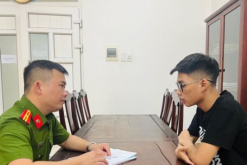Bắt nhóm đối tượng chiếm đoạt hơn 3 tỷ đồng
