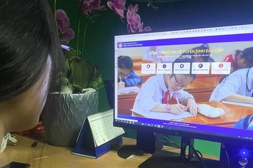 Nhiều học sinh ở TPHCM bất ngờ vì phải học xa nhà