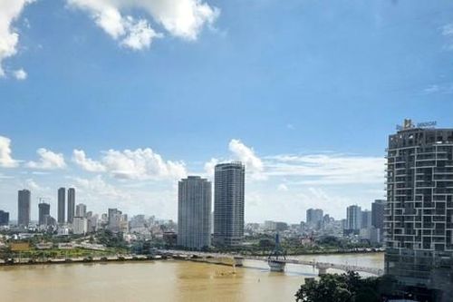 Khách đỏ mắt, toát mồ hôi tìm phòng khách sạn xem chung kết pháo hoa tại Đà Nẵng