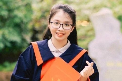 Nữ sinh Hà Nội đỗ lớp 10 chuyên Toán của 4 trường chuyên
