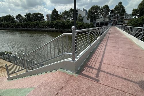 Thông cầu bộ hành 10 tỷ đồng bắc qua kênh nội đô đẹp nhất TPHCM