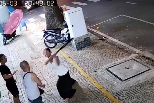 Điều tra vụ ẩu đả ở phố bán đồ thể thao trung tâm TPHCM