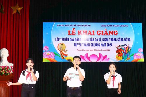 Khai giảng lớp truyền dạy dân ca ví, giặm trong cộng đồng tại Thanh Chương