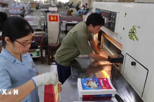 Nhà xuất bản Giáo dục tặng hơn 120.000 bộ sách giáo khoa năm học mới