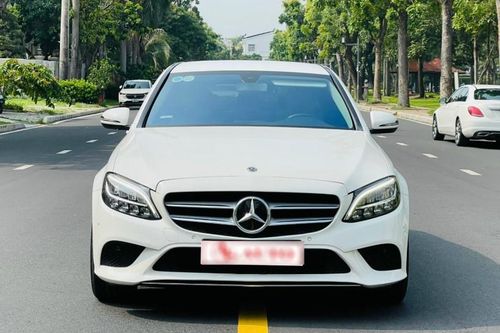 Ngỡ ngàng Mercedes C180 AMG rao bán chỉ ngang Mazda6 sau 3 năm sử dụng