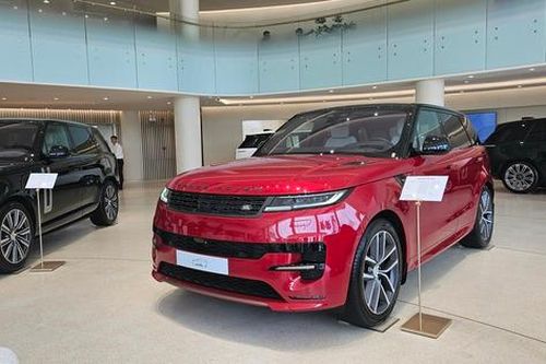 Ra mắt dịch vụ mạ vàng họa tiết trang trí trên xe Range Rover tại Việt Nam