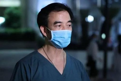 Cựu giám đốc Bệnh viện Bạch Mai Nguyễn Quang Tuấn cần làm gì để trở lại ngành y?