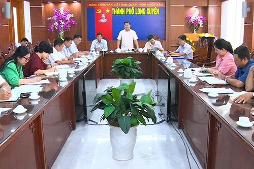 Khảo sát và làm việc liên quan các gói thầu, do Ban Quản lý dự án nâng cấp đô thị TP. Long Xuyên quản lý, điều hành