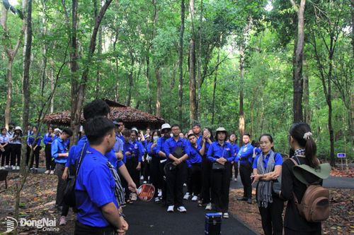 120 đại biểu tham gia hành trình Hạt giống đỏ lần V năm 2024